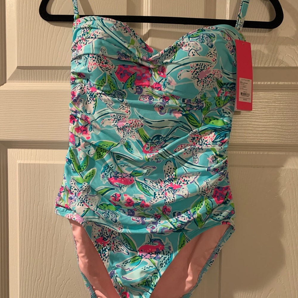 Lilly Pulitzer Flamenco Swim Suit Size 8 NWT